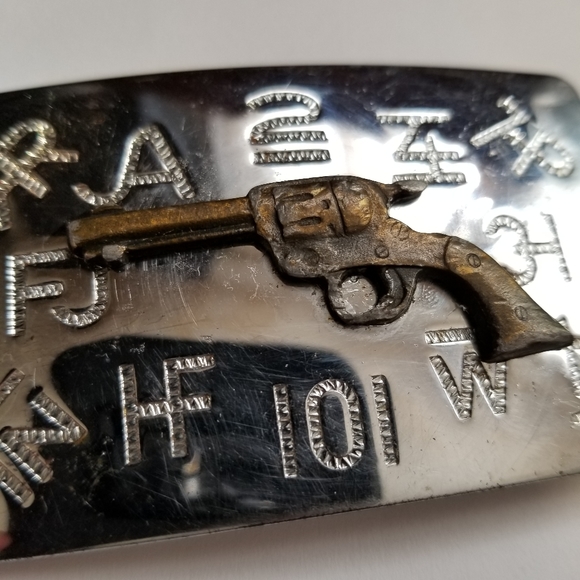 Relisted -Vintage belt buckle with revolver and ranch brand symbols Chambers - Picture 8 of 15